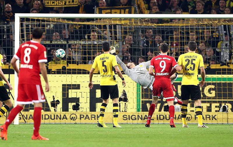  德甲末轮悬念丛生，拜仁多特争冠大战一触即发